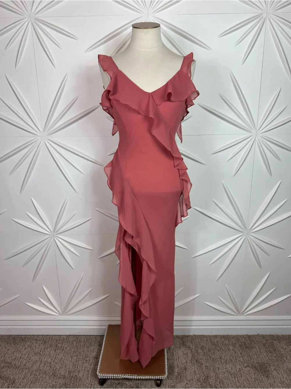 Express Flowy Georgette Ruffle Midi Dress - Picture 3 of 11